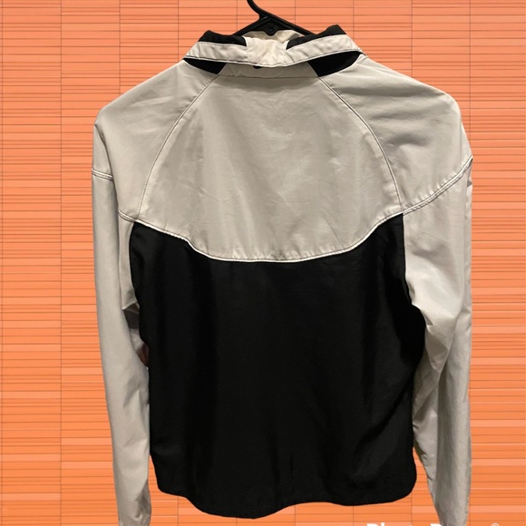 Nike zip up windbreaker - Picture 2 of 3